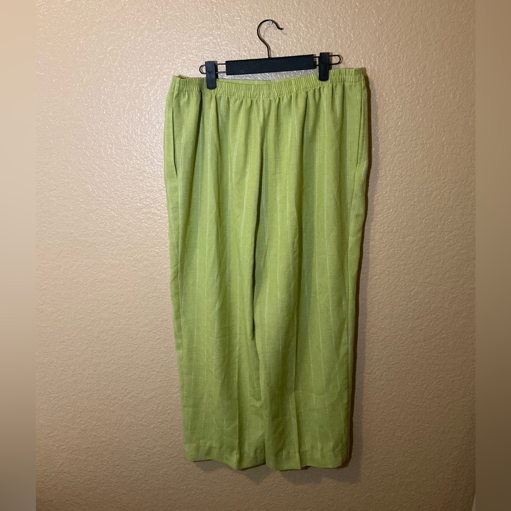Drapers and Damon Plus Size PL Lime Green Pleated Pants - Picture 2 of 3